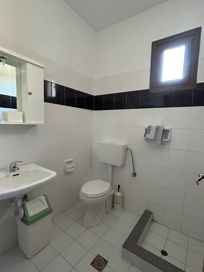 Christopher Apartments アフィトス エクステリア 写真