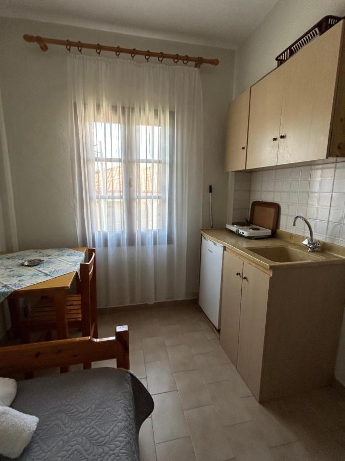 Christopher Apartments アフィトス エクステリア 写真